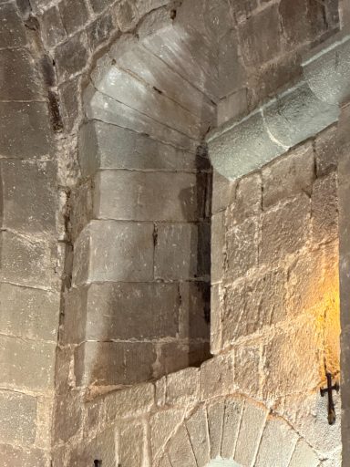 petita finestra al mur de migdia